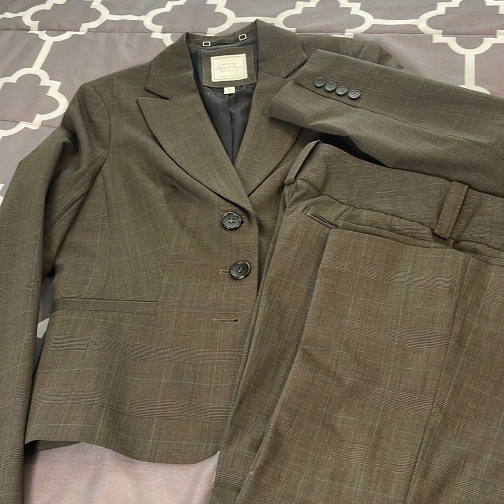 The Limited Travel suit
